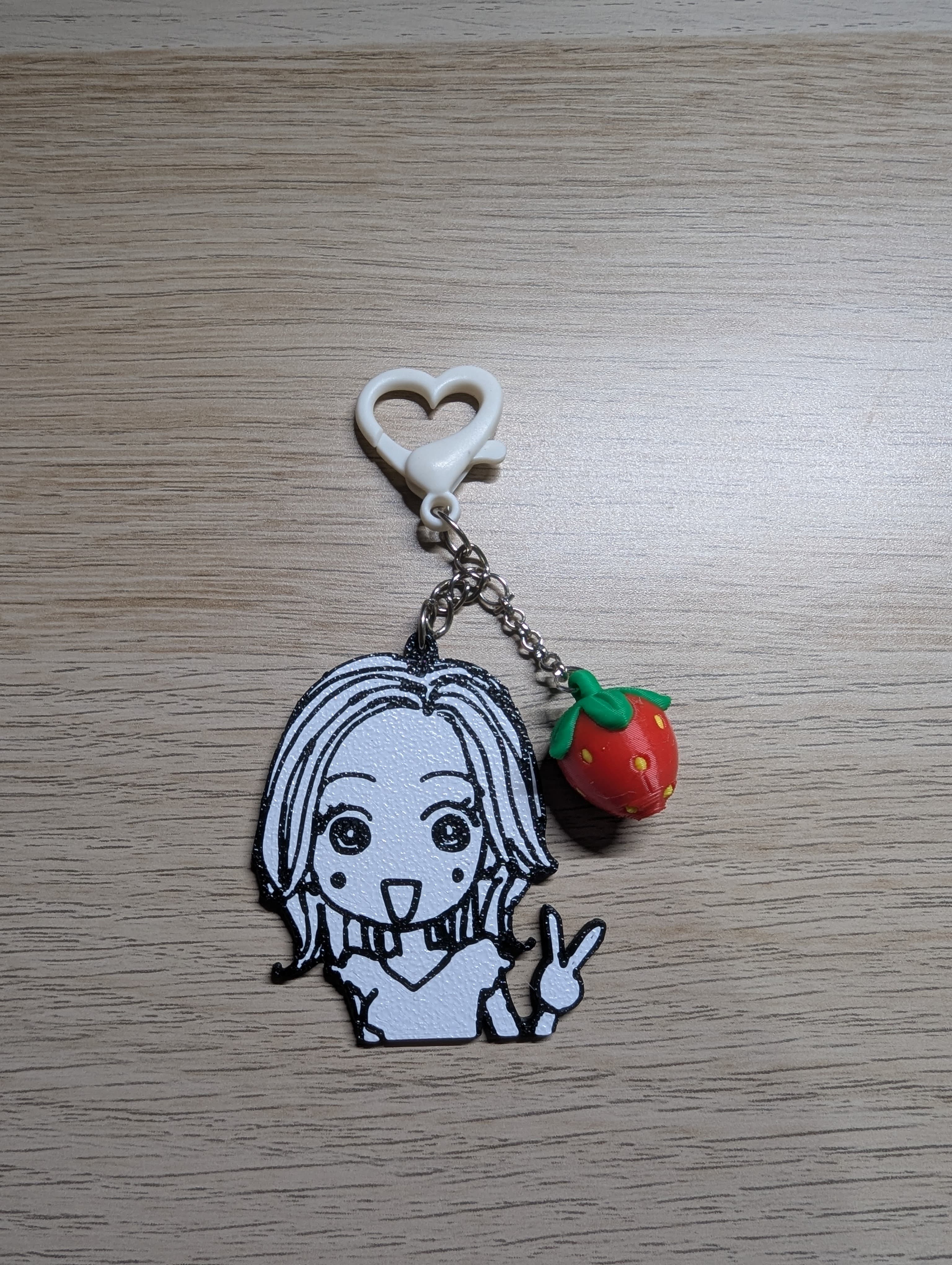 Llavero - "Hachi con frutilla"